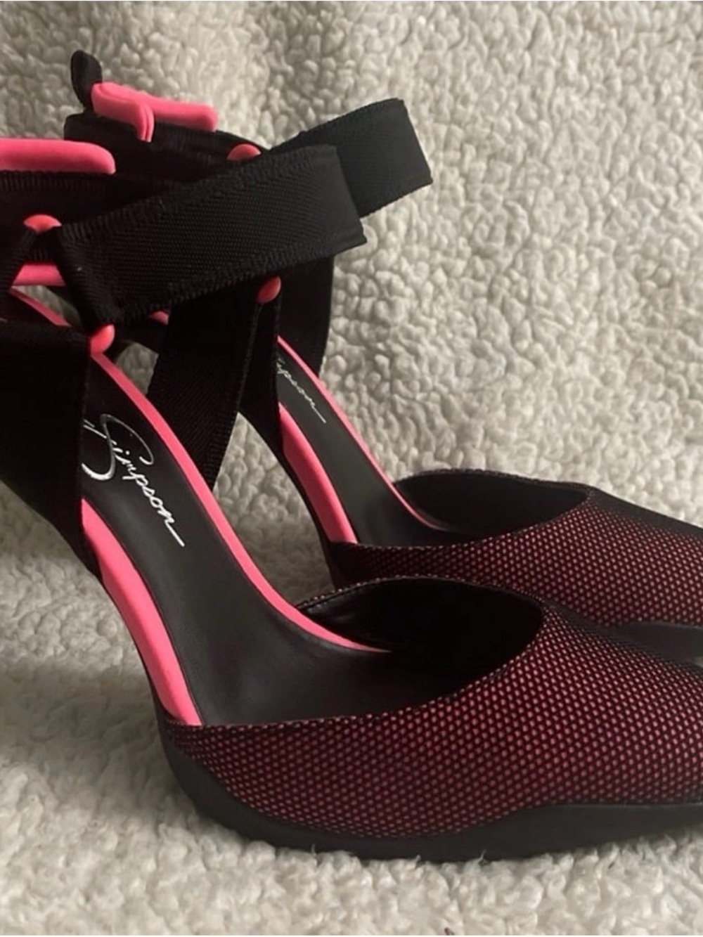 Jessica Simpson Black Pumps with Hot Pink Trim